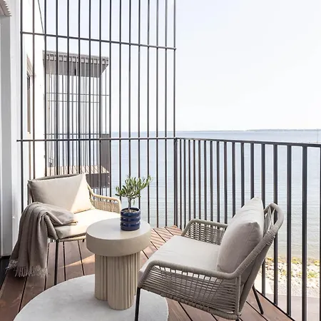 Penthouse With Stunning Seaview דירה *