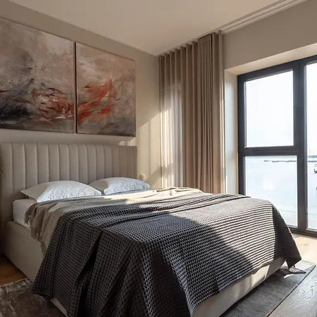 Penthouse With Stunning Seaview דירה *